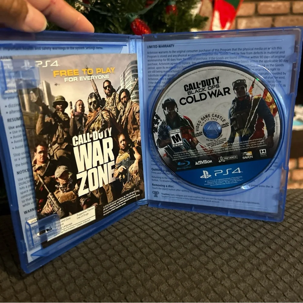 Call of Duty: Black Ops Cold War for PS4 - Blue Case